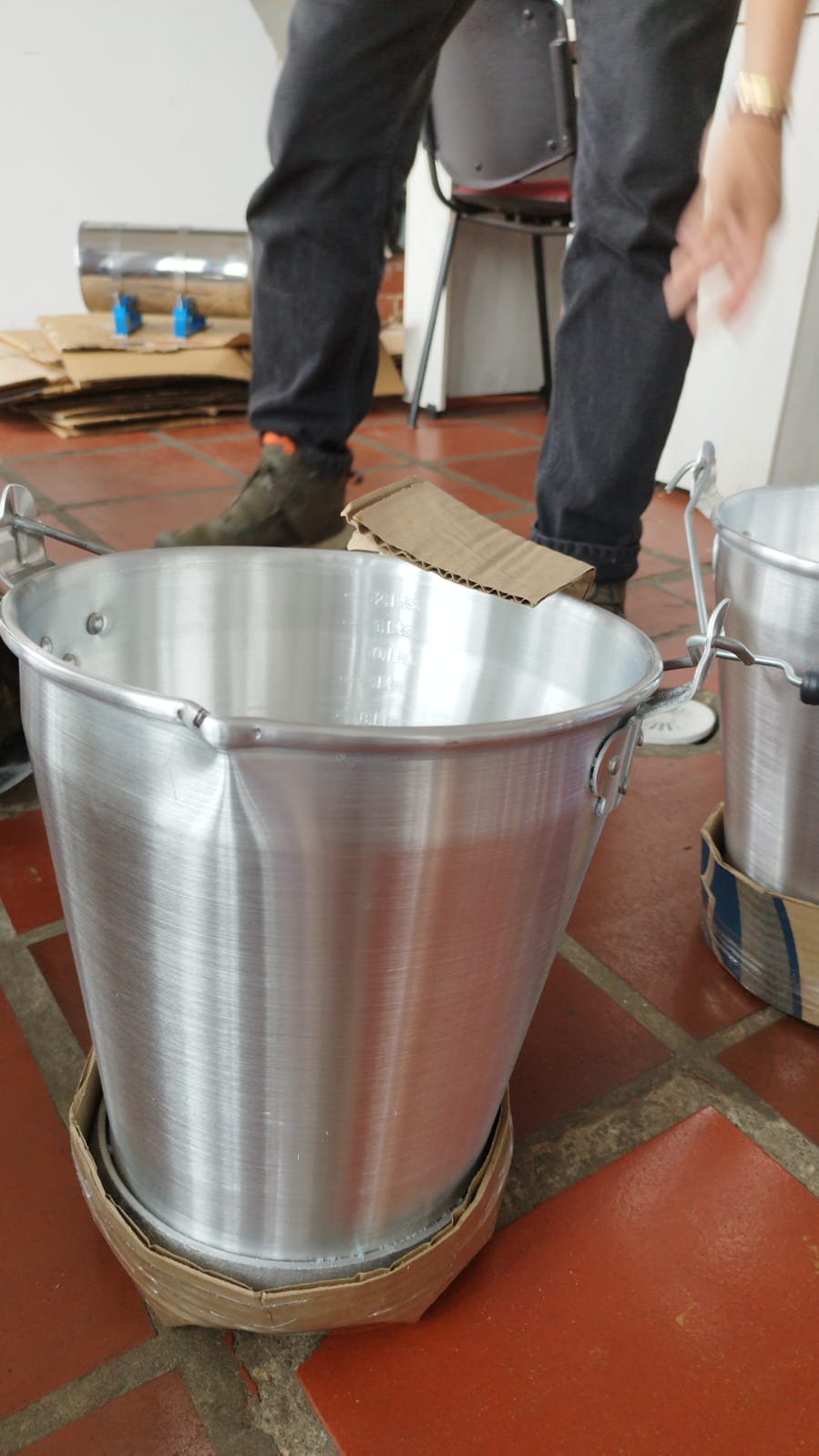 Balde Lechero 11 Lts con aro de refuerzo en la base y medidor en litros + ENVIO GRATIS 🚚