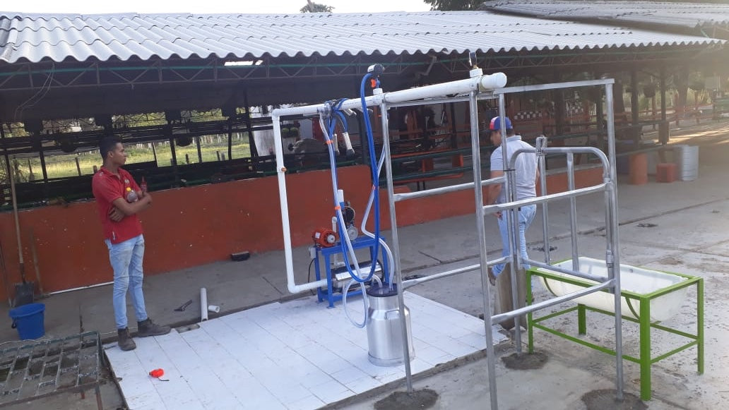 Establo de Ordeño Galvanizado Fijo para vacas desde 1 puesto